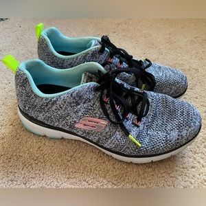 Size 9 sketchers air cooled memory foam like new Womens